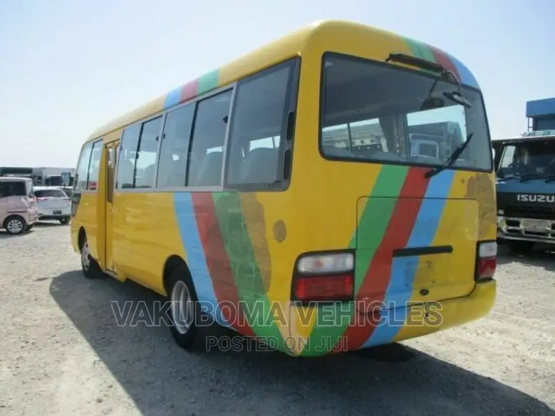 Toyota Coaster 2005 Yellow