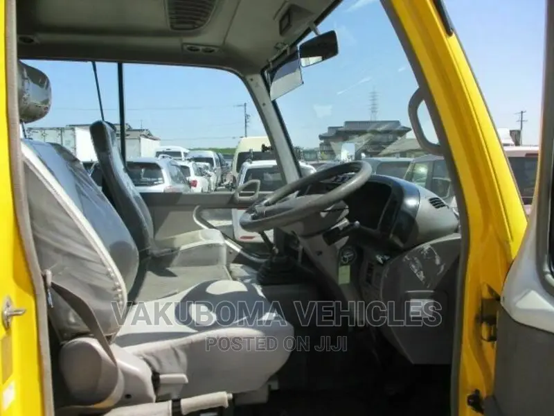 Toyota Coaster 2005 Yellow