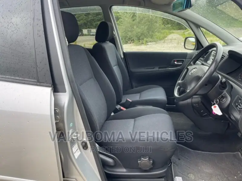 Toyota Corolla Spacio 2002 Silver