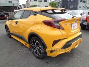 Toyota C-HR 2018 Yellow