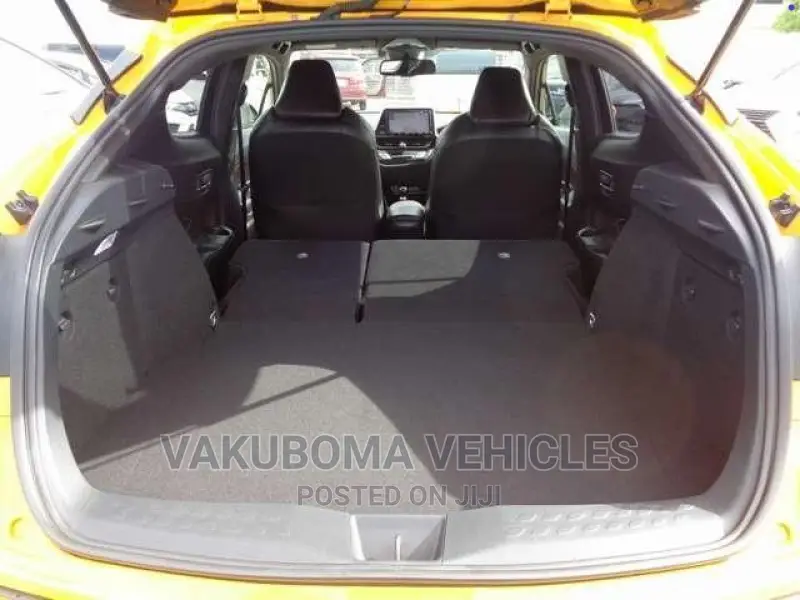 Toyota C-HR 2018 Yellow