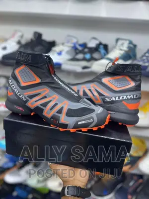 solomons walking shoes