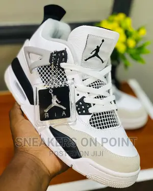 Air Jordan 4 Military Black