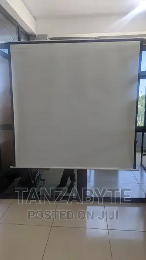 Projector Screen - 100 Inch - Foldable