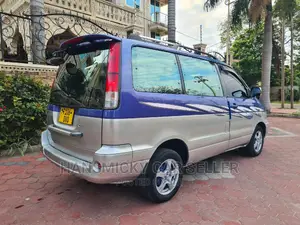 Toyota Noah 2001 Blue