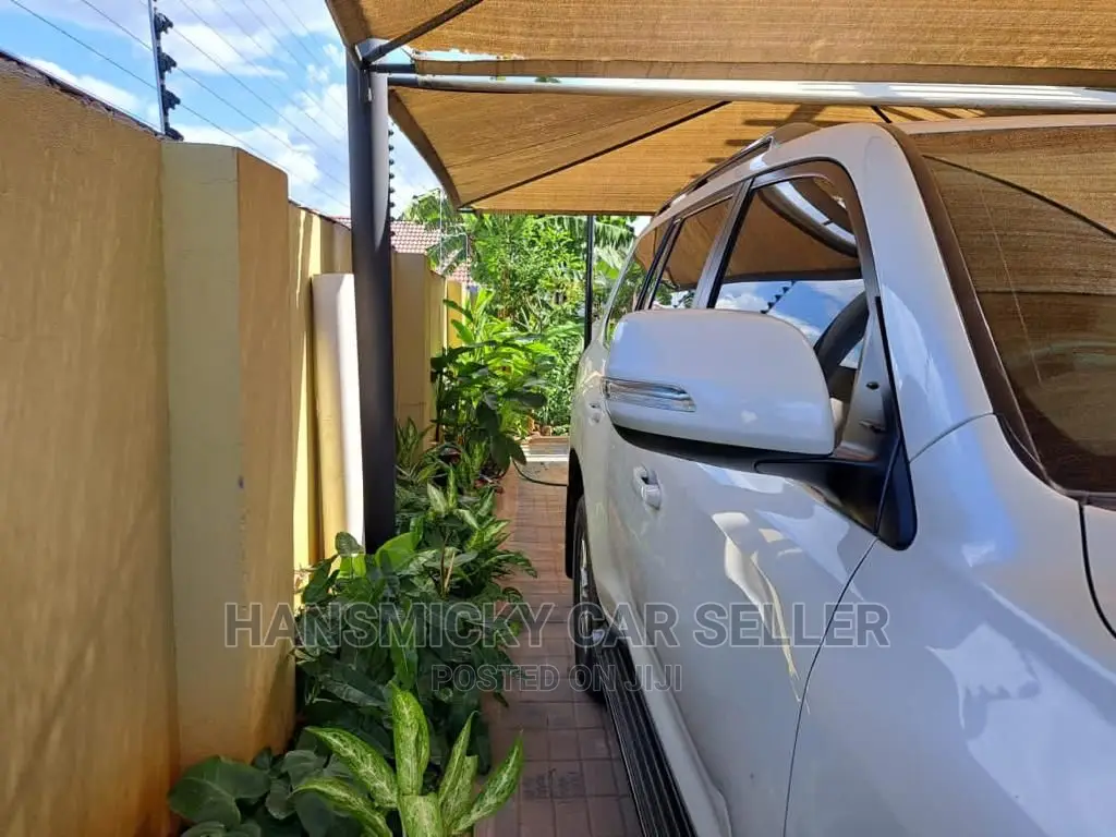 Toyota Land Cruiser Cygnus 4.7 2007 White