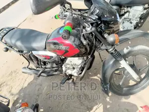 Bajaj Boxer X125 2022 Red