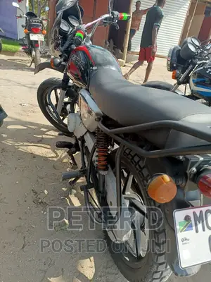 Bajaj Boxer X125 2022 Red