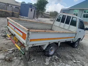 Toyota TownAce 2000 White