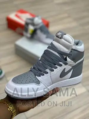 Jordan 1 Sneakers