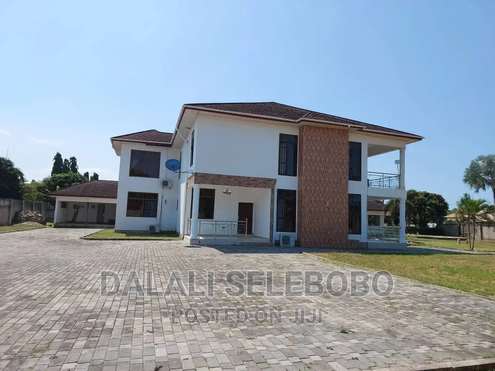 5bdrm Bungalow in Bahari Beach, Kinondoni for sale