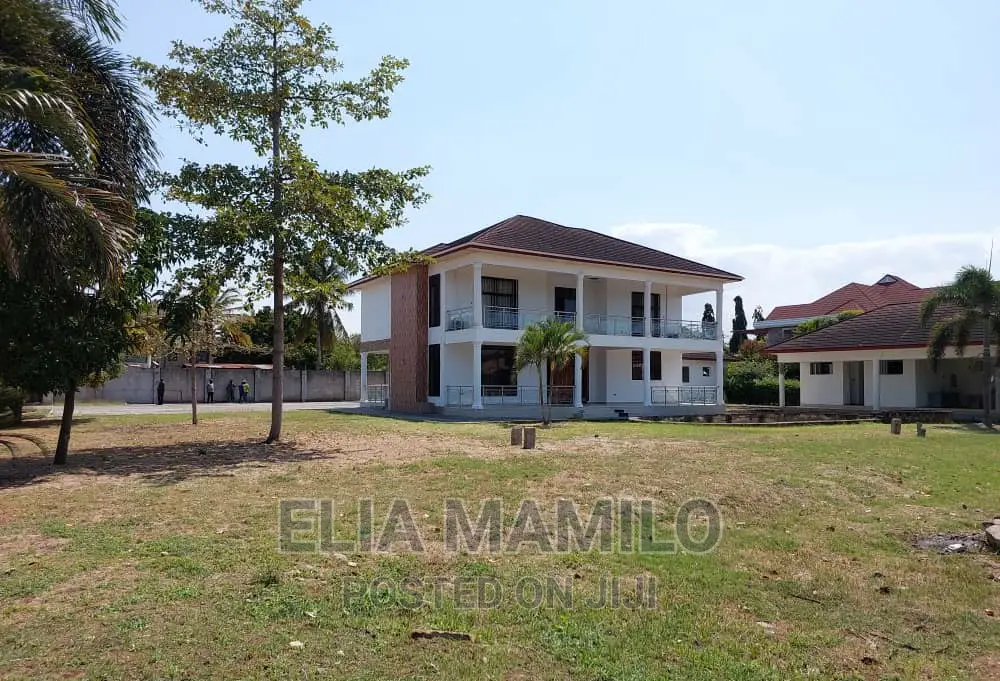 5bdrm House in Bahari Beach, for sale