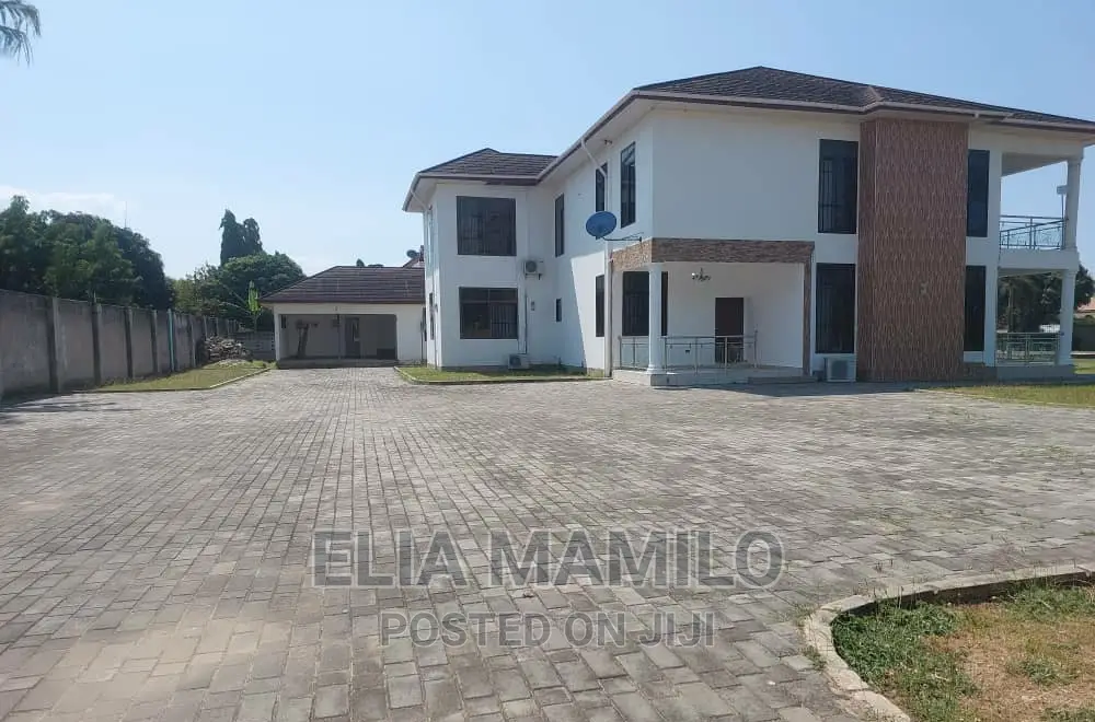5bdrm House in Bahari Beach, for sale