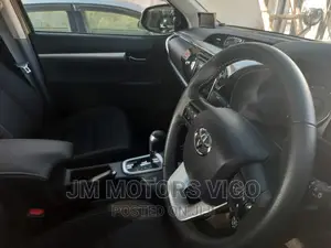 Toyota Hilux 2020 Gray