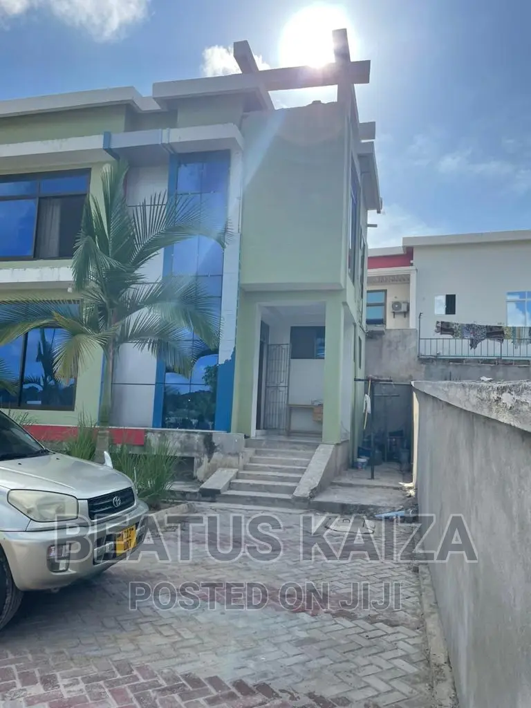 3bdrm Block of Flats in Mbezi Beach Makonde for sale