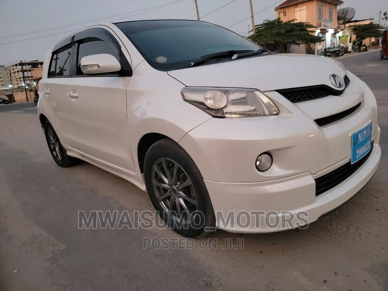 Toyota IST 2010 White
