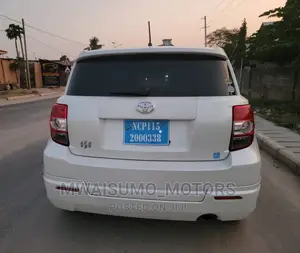 Toyota IST 2010 White
