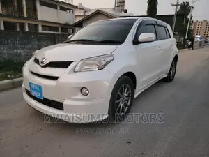 Toyota IST 2010 White