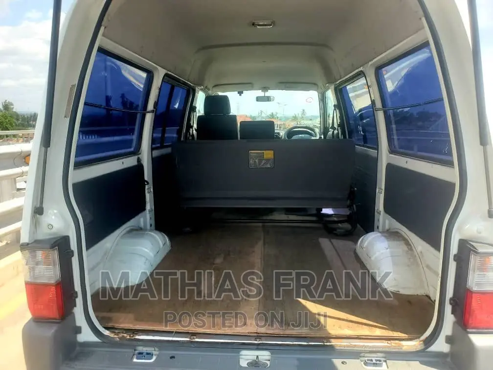 Nissan Vanette 2006 White