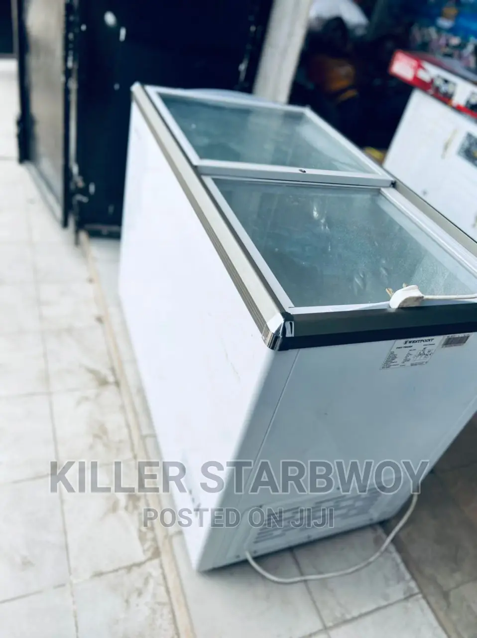 Freezer Yenye Kioo Juu