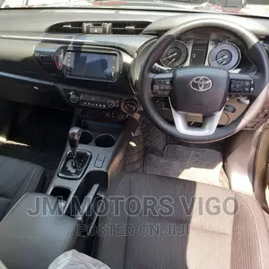 Toyota Hilux 2020 Gray
