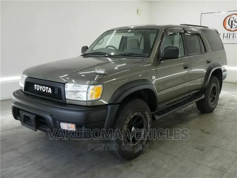 Toyota Hilux Surf 2000 Gray