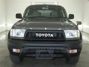 Toyota Hilux Surf 2000 Gray
