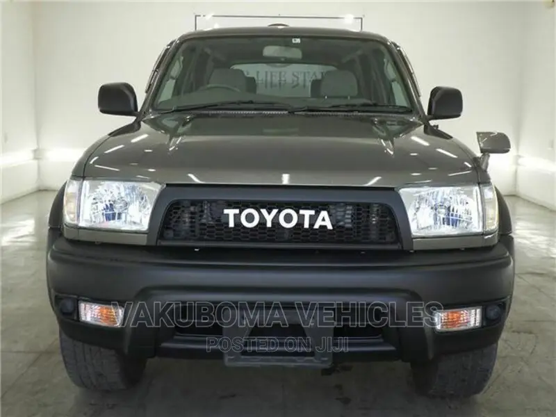Toyota Hilux Surf 2000 Gray