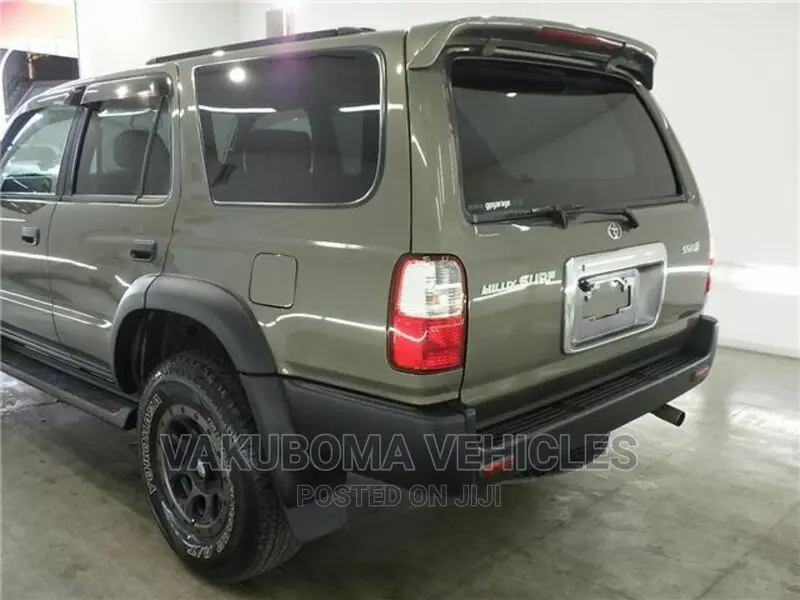 Toyota Hilux Surf 2000 Gray