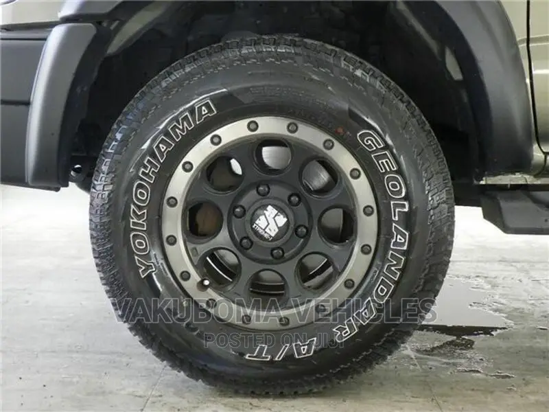 Toyota Hilux Surf 2000 Gray