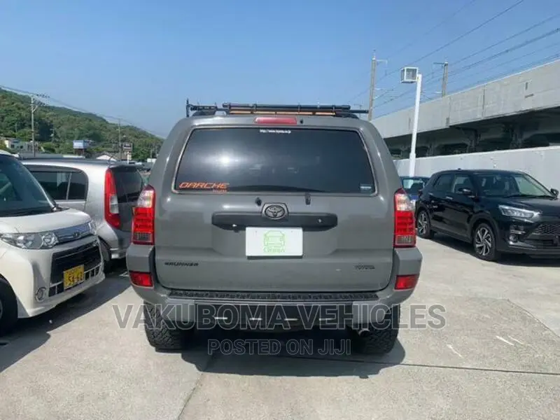 Toyota Hilux Surf 2004 Gray