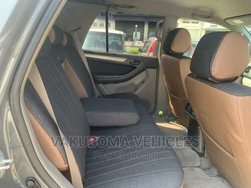 Toyota Hilux Surf 2004 Gray