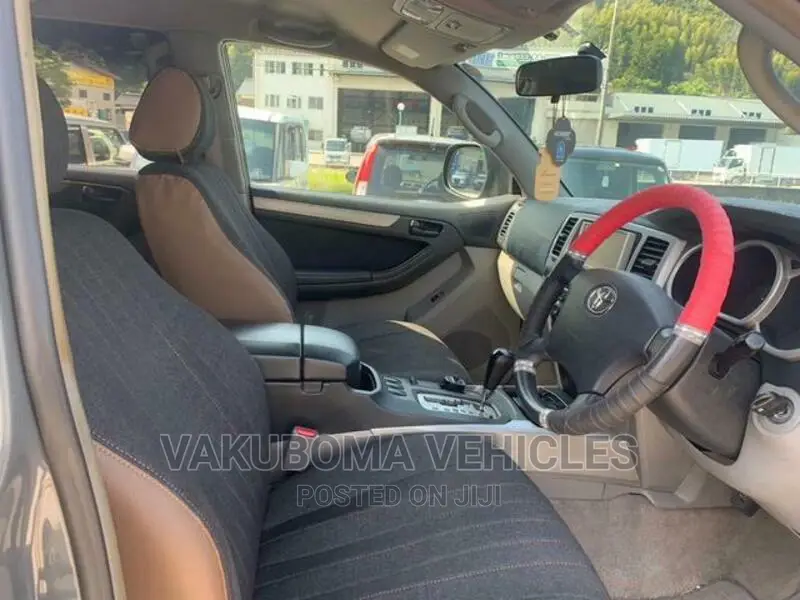 Toyota Hilux Surf 2004 Gray