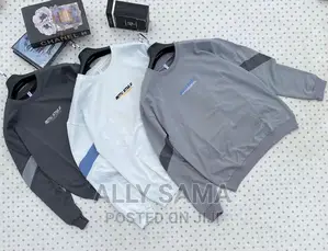 Sweatshirt