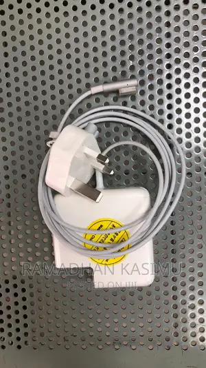 Adapter Za Laptop Aina Zote Zinapatikana Kwa Bei Nafuu