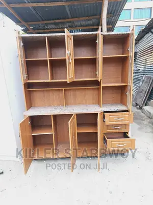 Kabati La Vyombo Kubwa