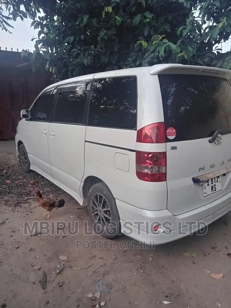 Toyota Noah 2007 White