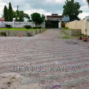 5bdrm Bungalow in Kijitonyama for sale