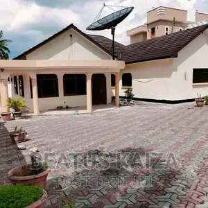 5bdrm Bungalow in Kijitonyama for sale