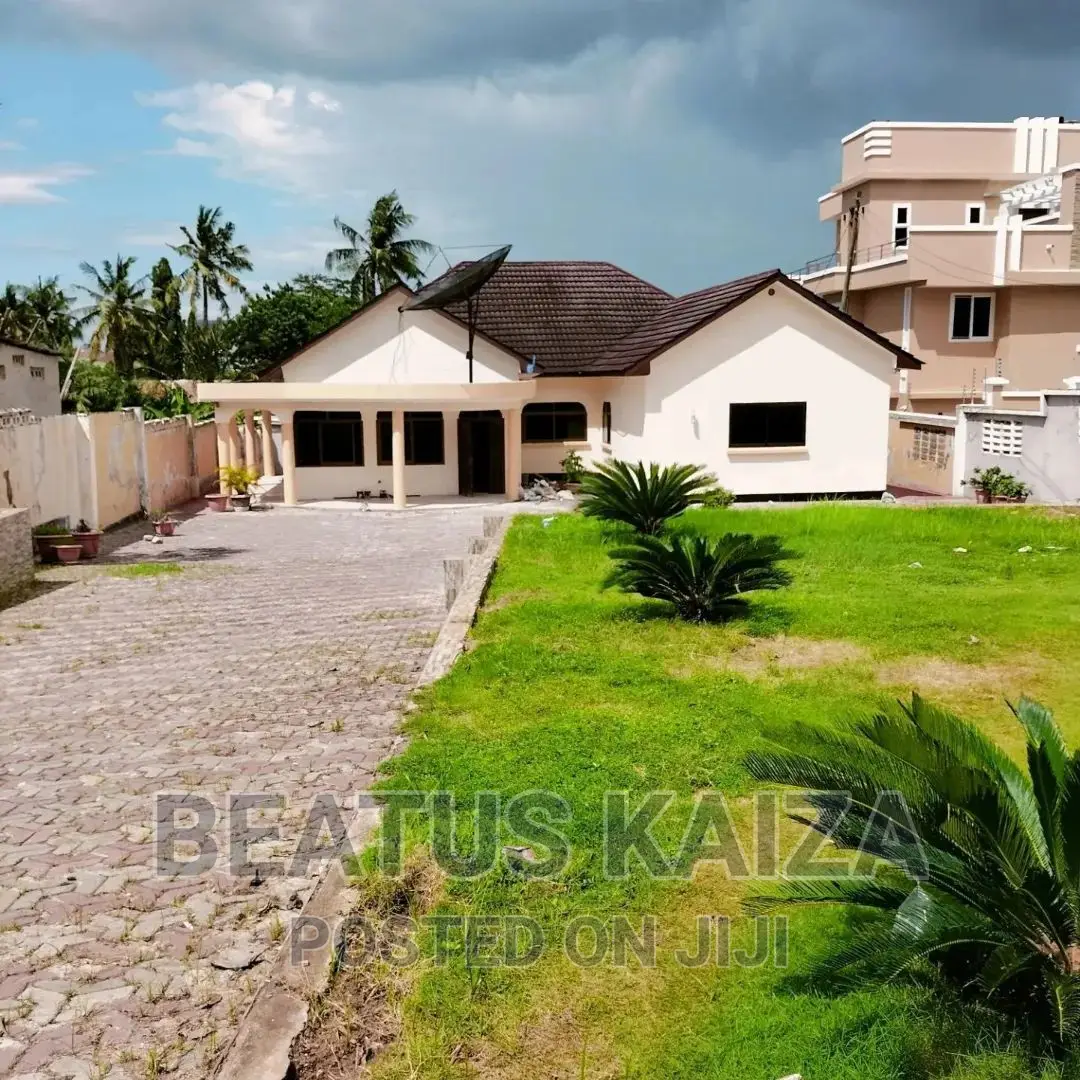 5bdrm Bungalow in Kijitonyama for sale