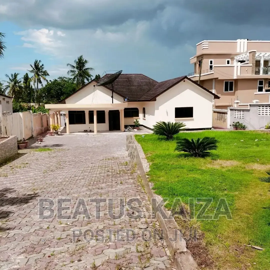 5bdrm Bungalow in Kijitonyama for sale