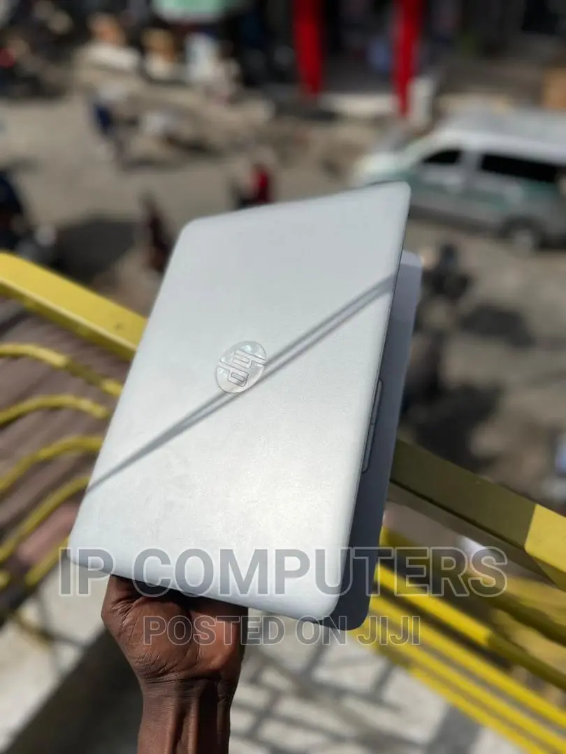 Laptop HP EliteBook 820 G3 8GB Intel Core I5 SSD 256GB