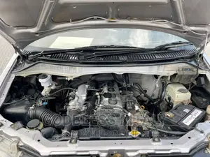 Toyota Noah 2001 Silver