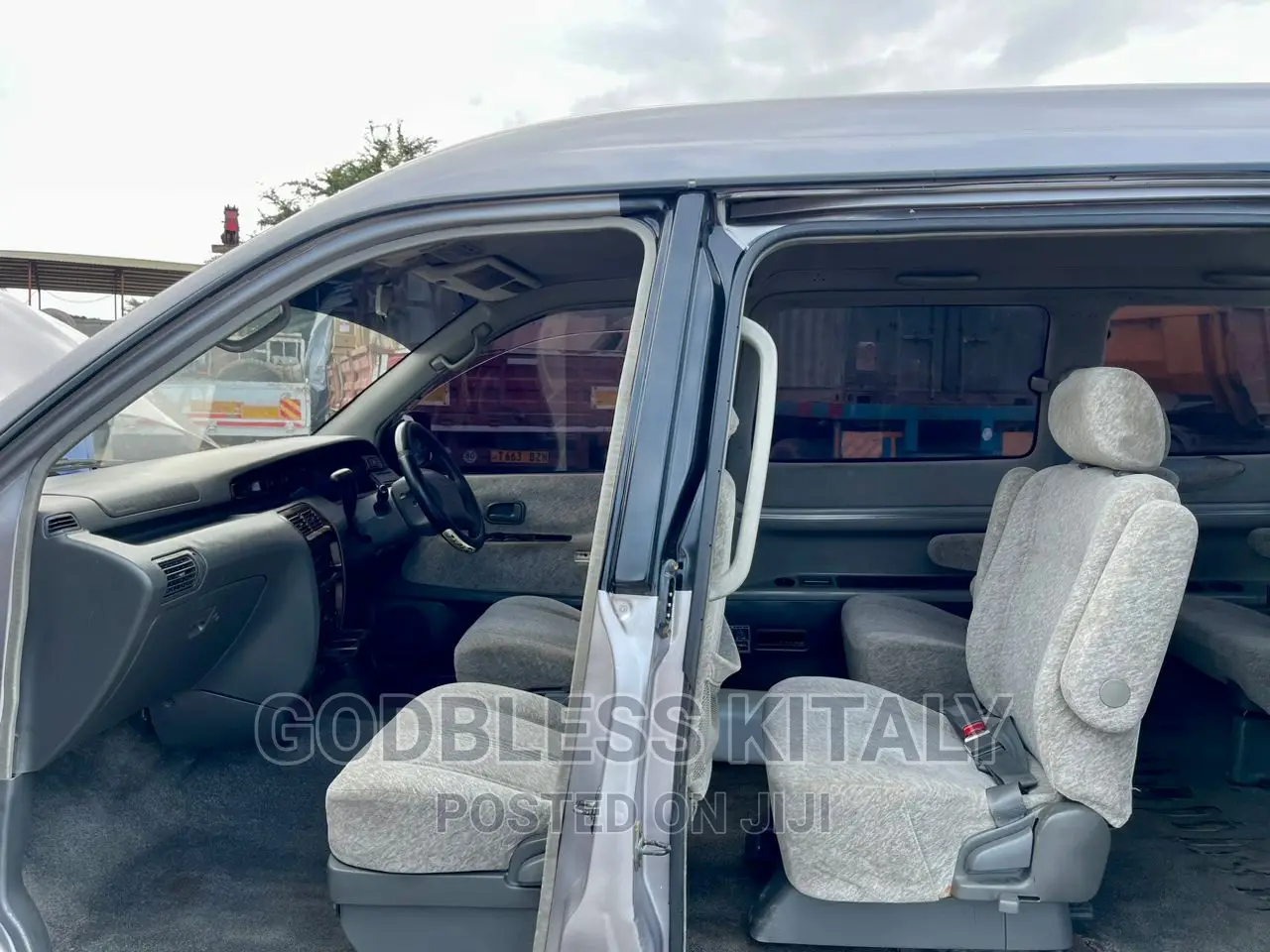 Toyota Noah 2001 Silver