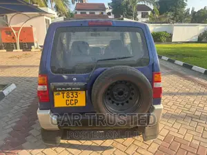 Mitsubishi Pajero Junior 2000 Blue