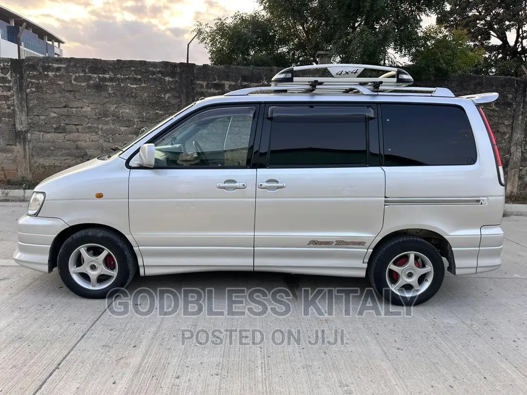 Toyota Noah 2001 Silver