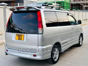 Toyota Noah 2001 Silver