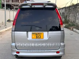 Toyota Noah 2001 Silver