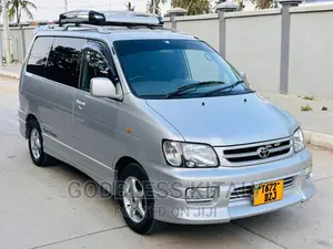 Toyota Noah 2001 Silver