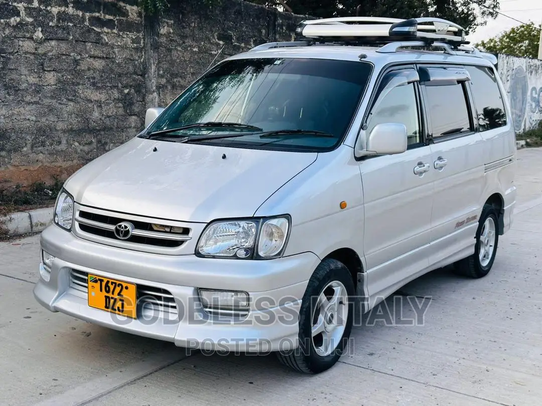 Toyota Noah 2001 Silver